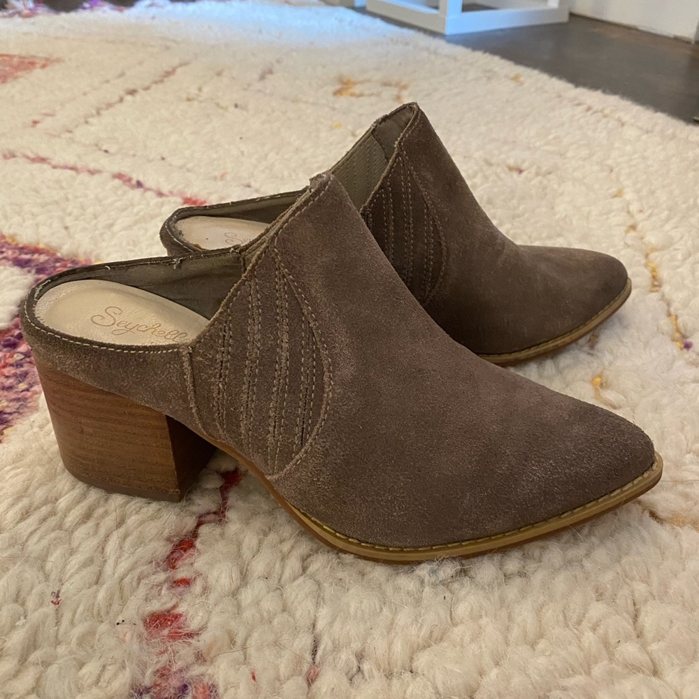 Seychelles Heeled Mule in Taupe Suede